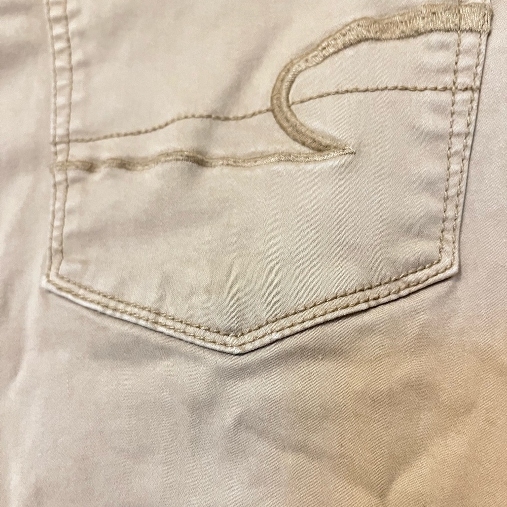 American Eagle Khaki Skinny Pants, size 4 - Picture 2 of 5